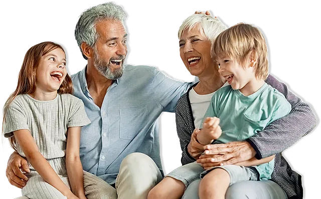 Familie vier Personen, zwei Erwachsene, zwei Kinder